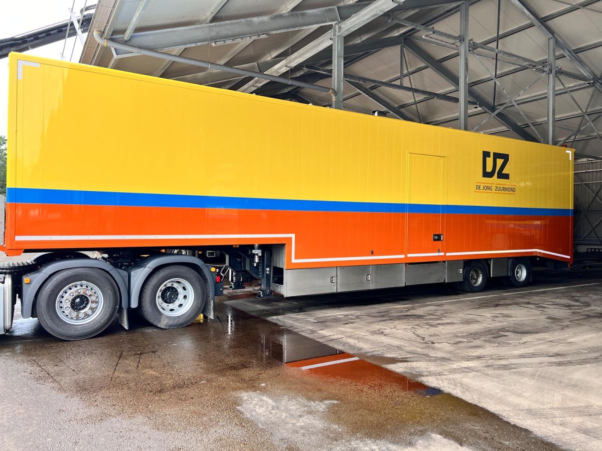 De Jong Zuurmond vrachtwagen trailer belettering Daisy reclame Beesd1