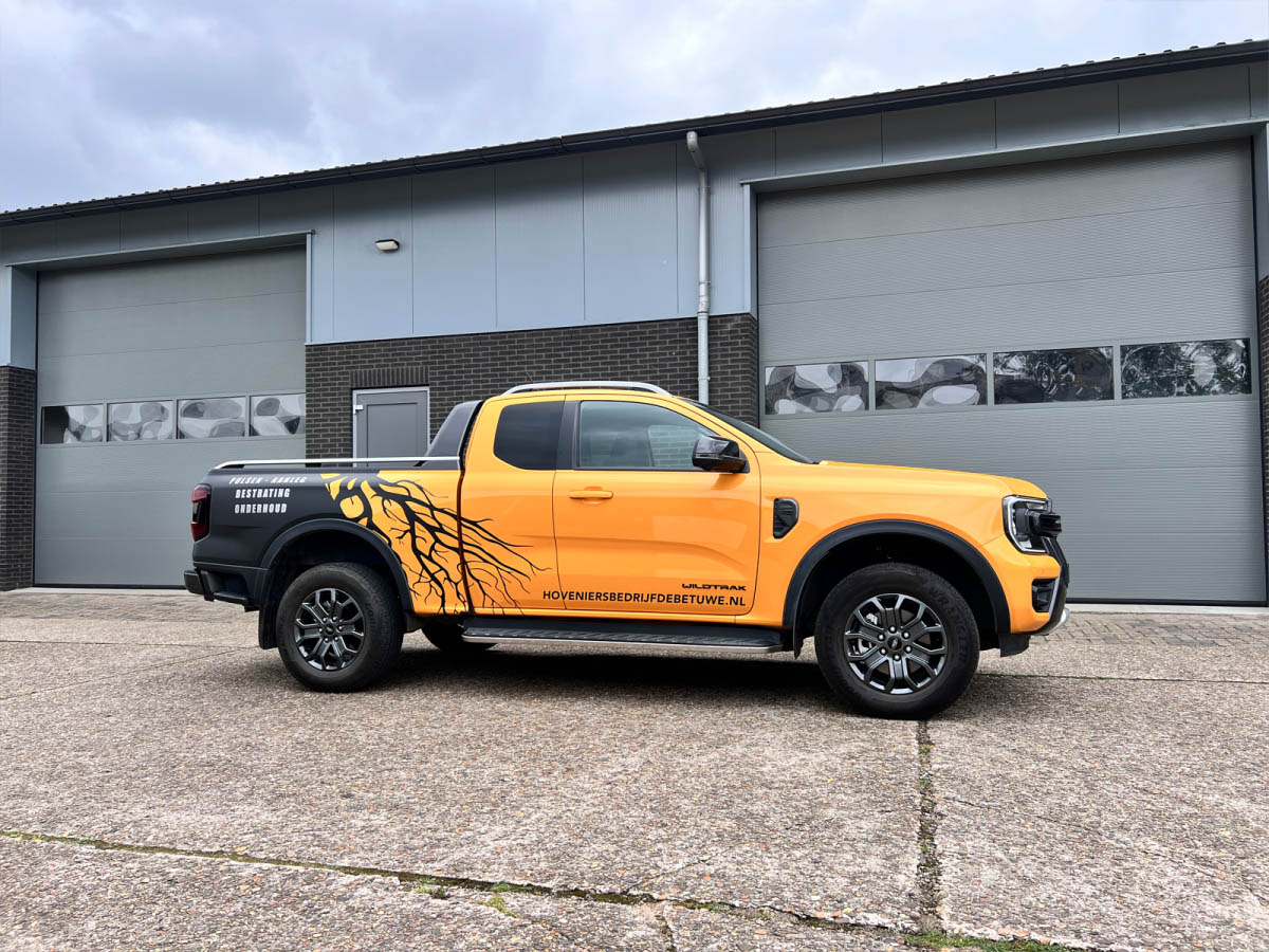 De-Betuwe-Hovenier Beesd autobelettering Daisy reclame Ford Ranger1
