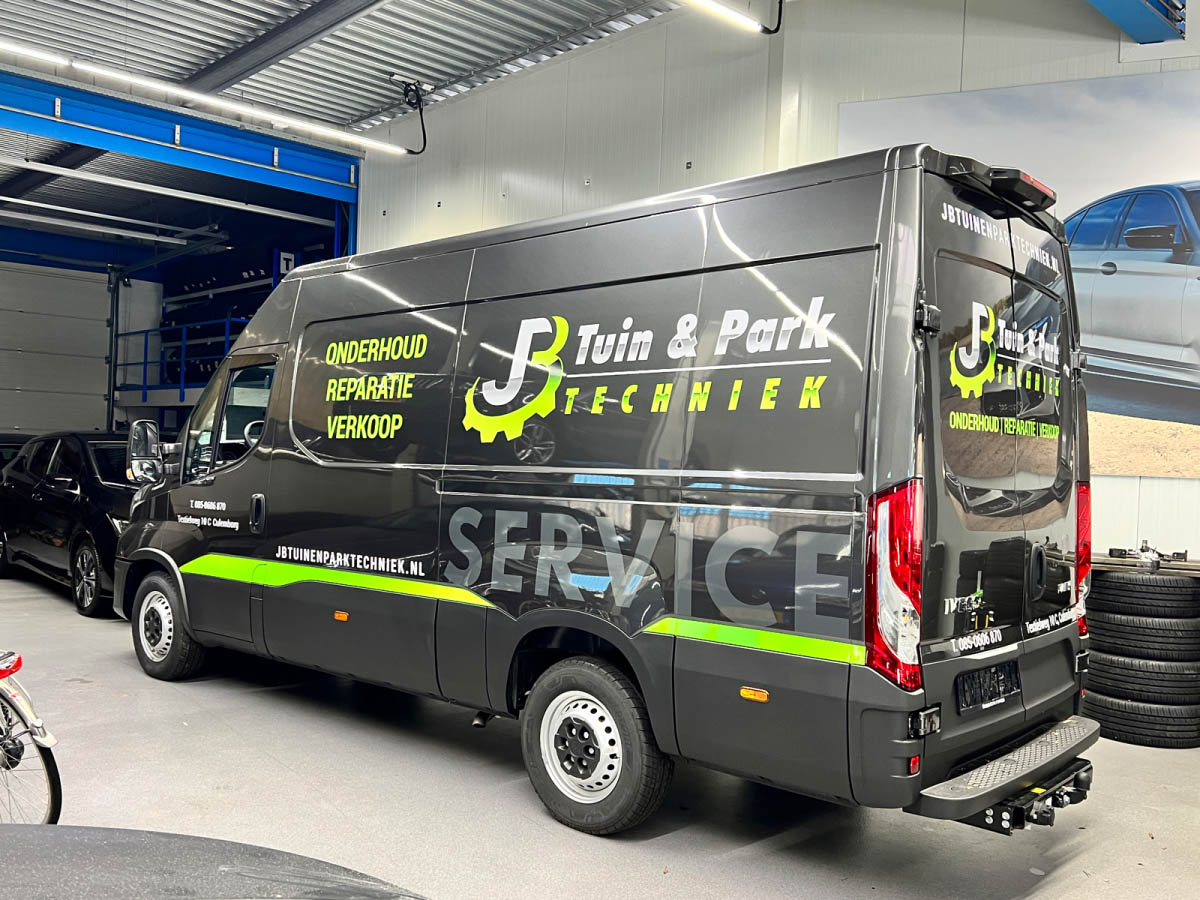 JB-Tuin-en-Park-Techniek Iveco Daily belettering Daisy reclame Culemborg1