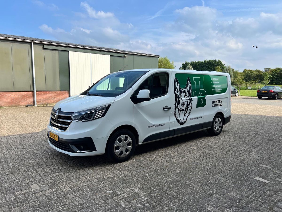 JB Hondentraining Renault Master Daisy reclame autobelettering1