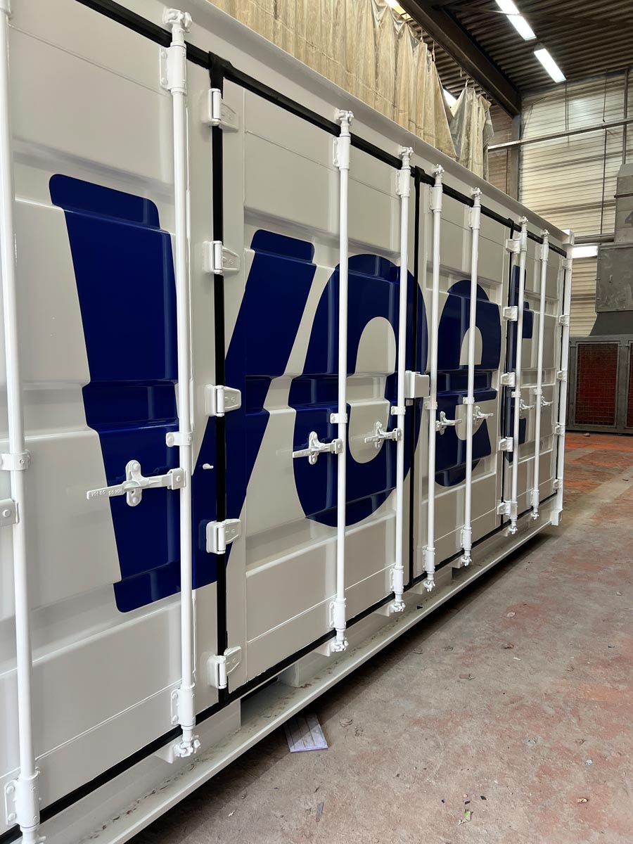 Voet Verhuur 20ft container belettering Daisy reclame1